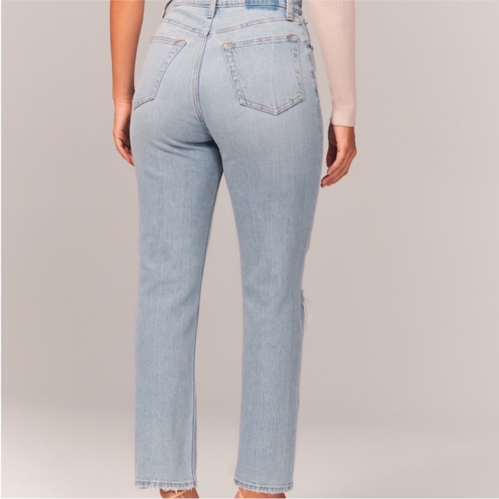Abercrombie & Fitch Curve Love Ultra High Rise Ankle Straight Jeans - Picture 5 of 12